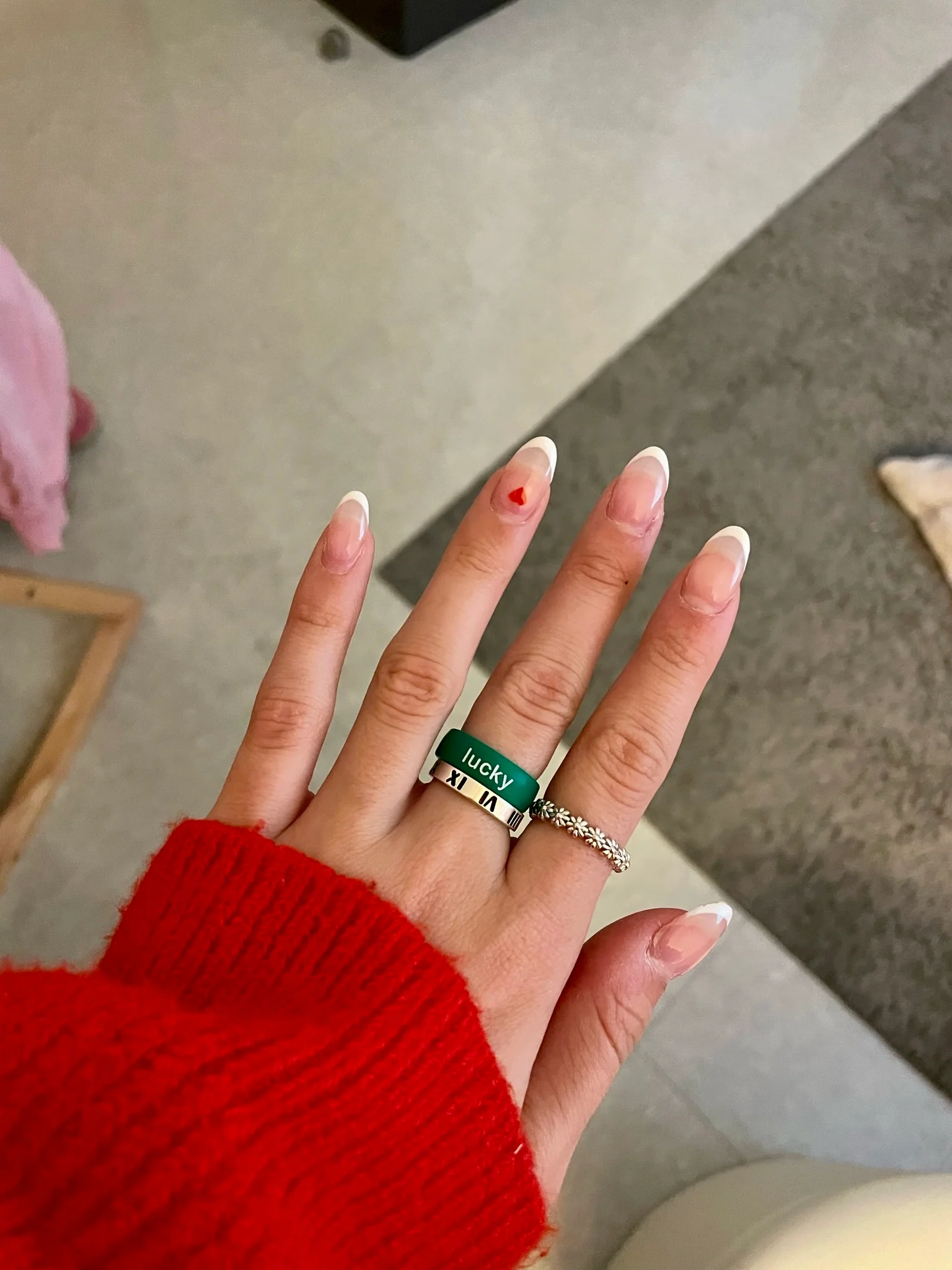 Flip Reversible lucky / kiss me ring - Image 9