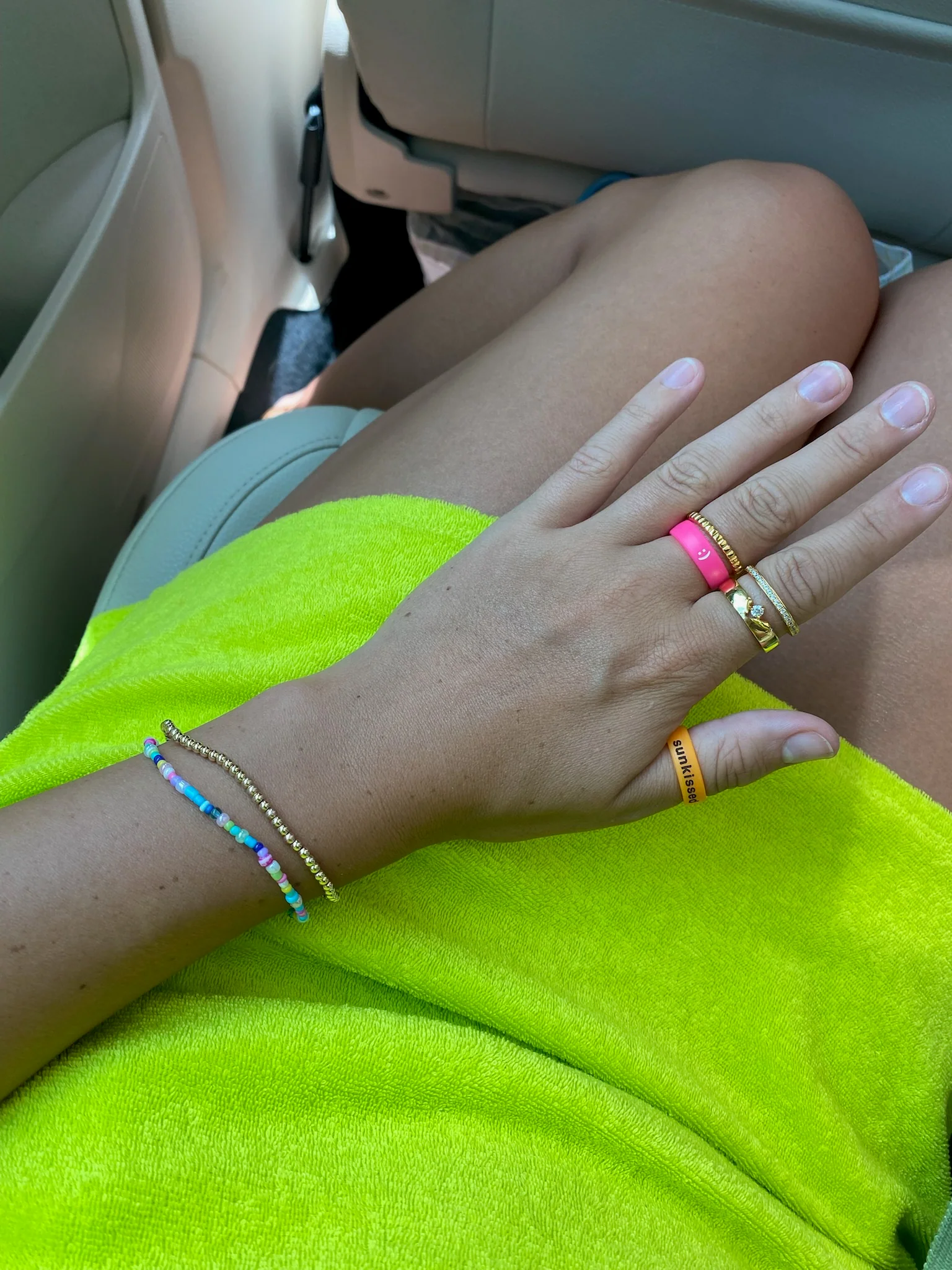 Flip Reversible smile / frown ring hot pink - Image 21